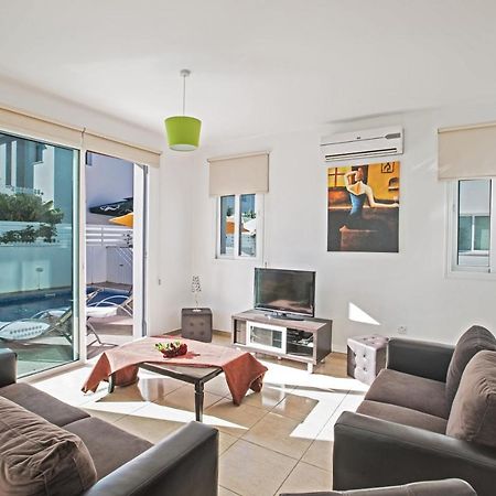 Avra Villas Paralimni Eksteriør billede