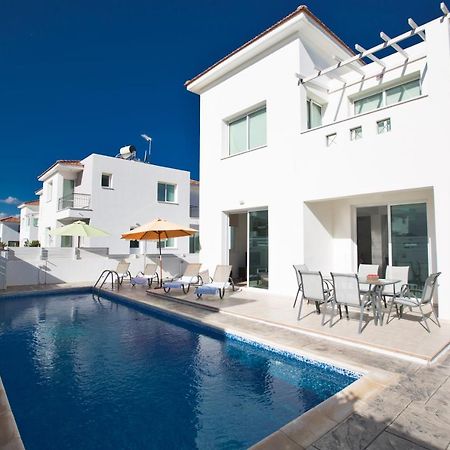 Avra Villas Paralimni Eksteriør billede