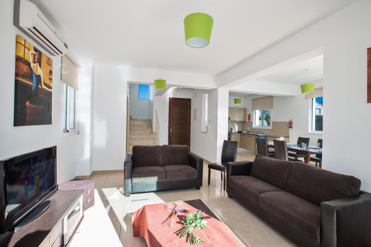 Avra Villas Paralimni Eksteriør billede