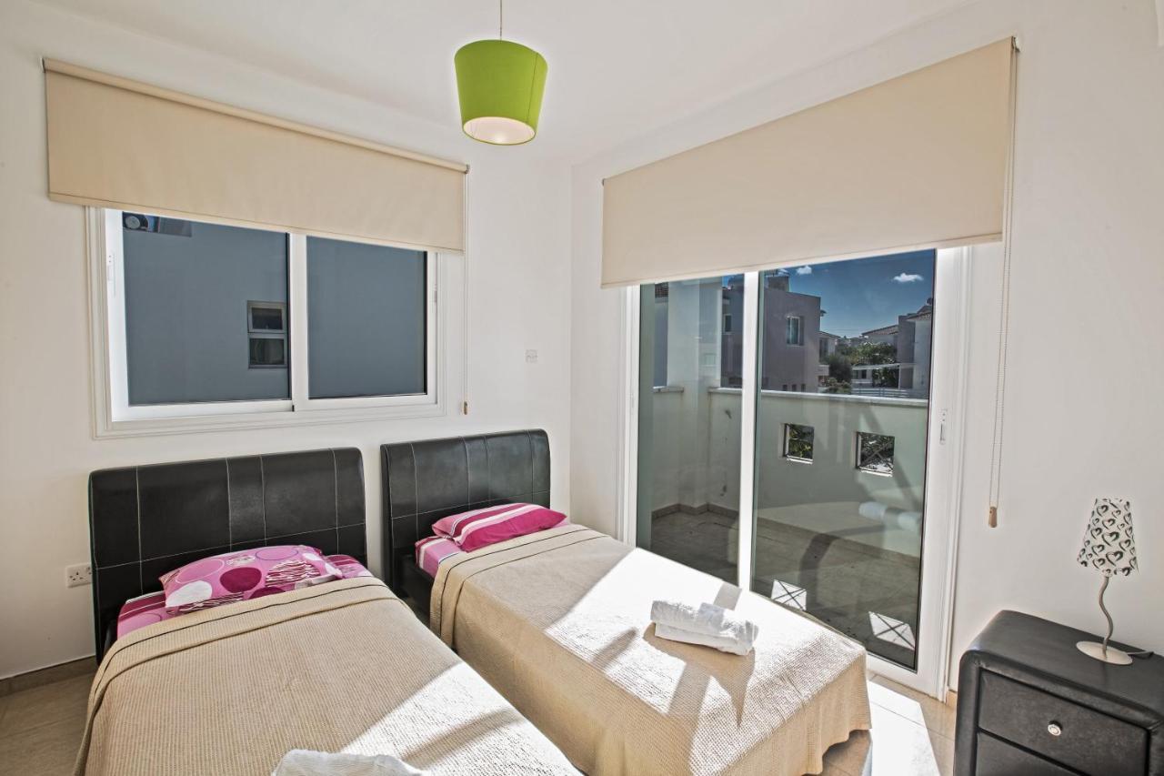 Avra Villas Paralimni Eksteriør billede